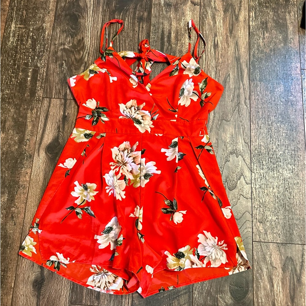 Fashion Nova cut out romper size xl